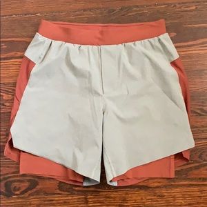 Lululemon men’s medium terracotta lined shorts
